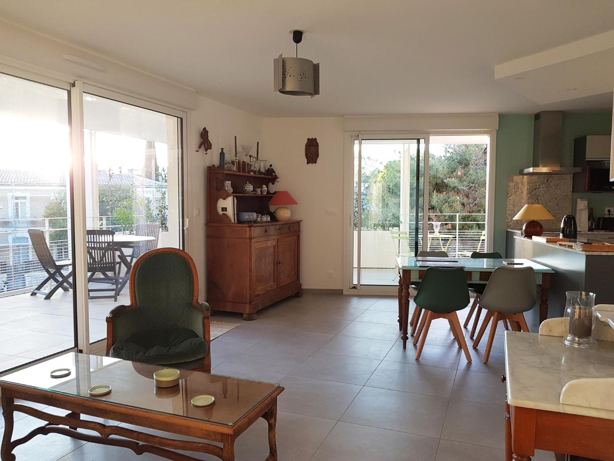 Appartement Centre Ville Beaux Arts 2 Personnes Calme Et Confort Montpellier Luaran gambar
